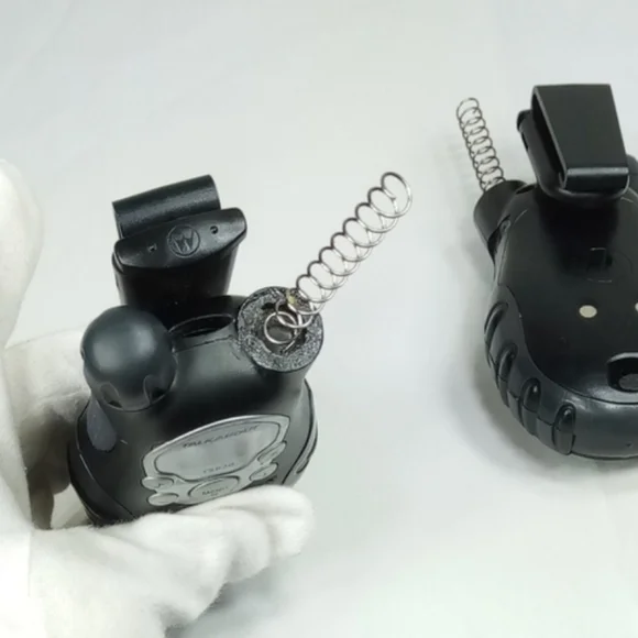 Motorola T5820 Two-Way Radios in Black and Gray - Picture 5 of 15